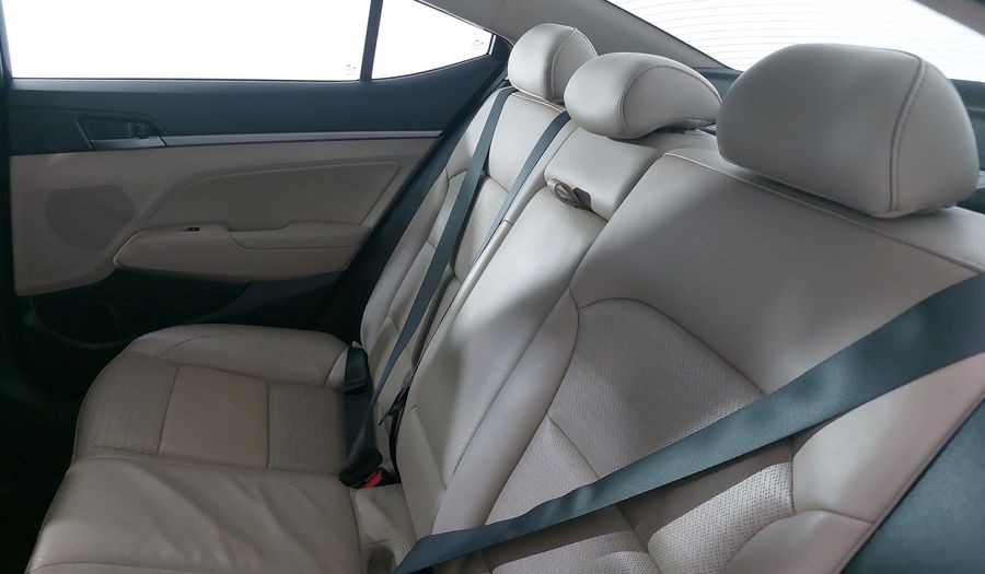 Hyundai Elantra 2.0 LIMITED TECH NAVI AT Sedan 2017