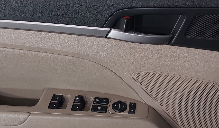 Hyundai Elantra 2.0 LIMITED TECH NAVI AT Sedan 2017