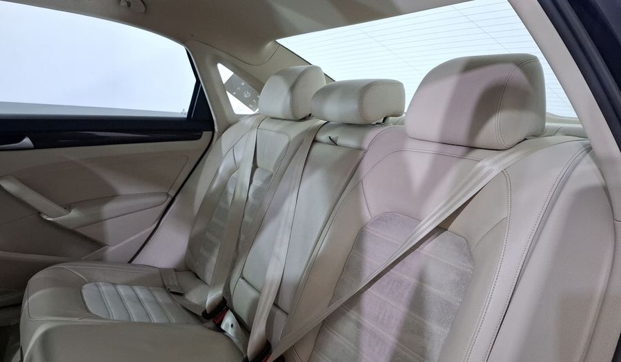 Volkswagen Passat 3.6 V6 TIPTRONIC Sedan 2015