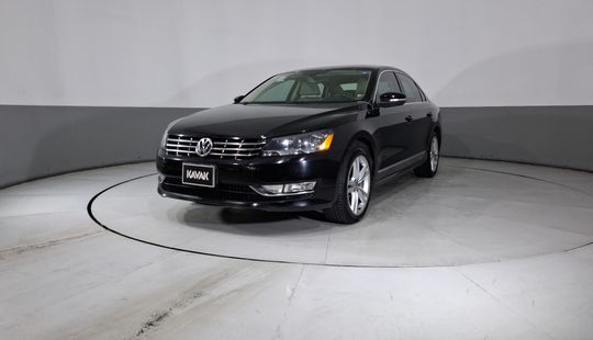 Volkswagen • Passat