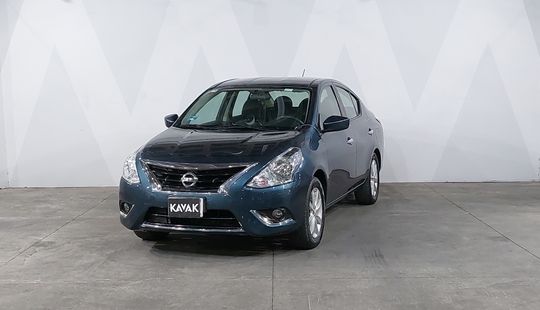 Nissan • Versa
