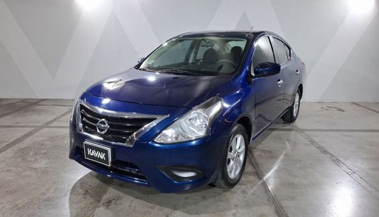 Nissan • Versa