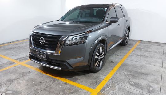 Nissan • Pathfinder