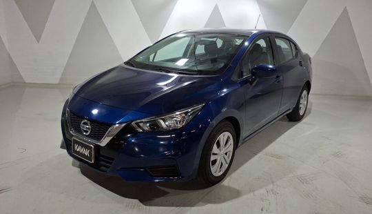 Nissan • Versa