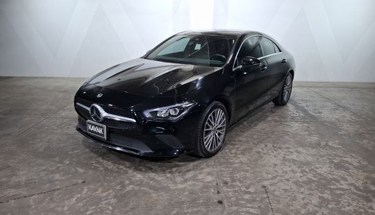 Mercedes Benz • Clase CLA