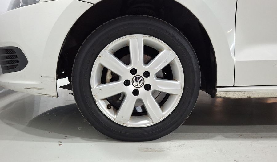 Volkswagen Vento 1.6 ACTIVE TIPTRONIC Sedan 2014