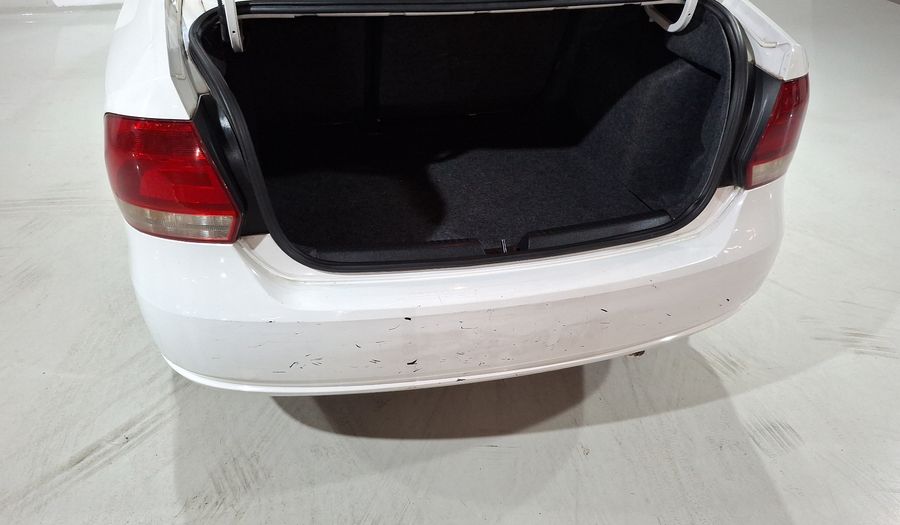 Volkswagen Vento 1.6 ACTIVE TIPTRONIC Sedan 2014