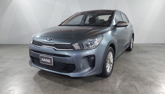 2020 • 72,753 km • Automático