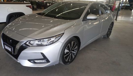 Nissan • Sentra