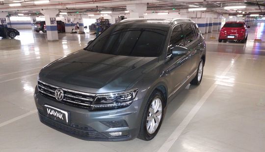 Volkswagen • Tiguan