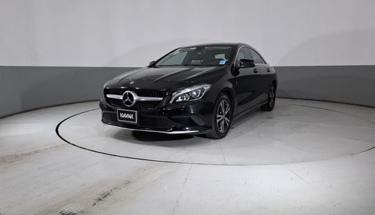 Mercedes Benz • Clase CLA