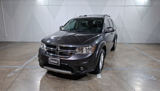 2016 • 57,741 km • Automático