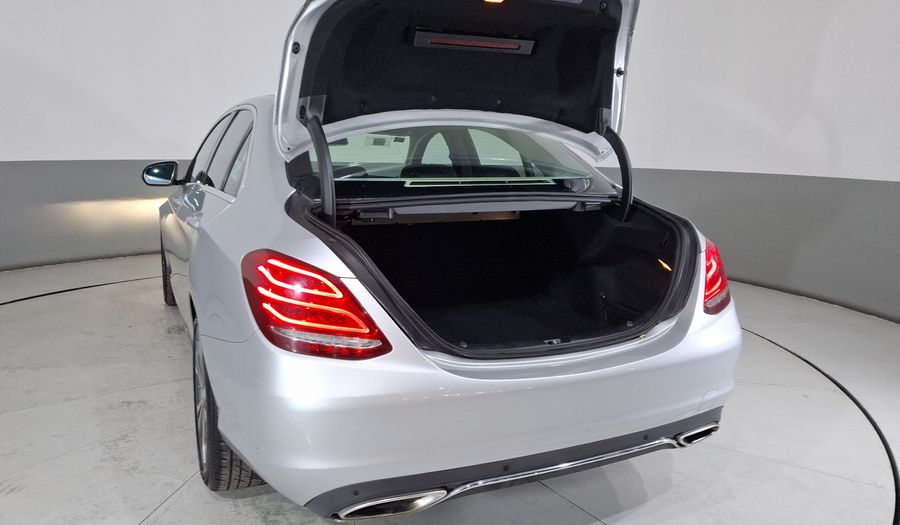 Mercedes Benz Clase C 2.0 200 CGI SPORT AT Sedan 2017