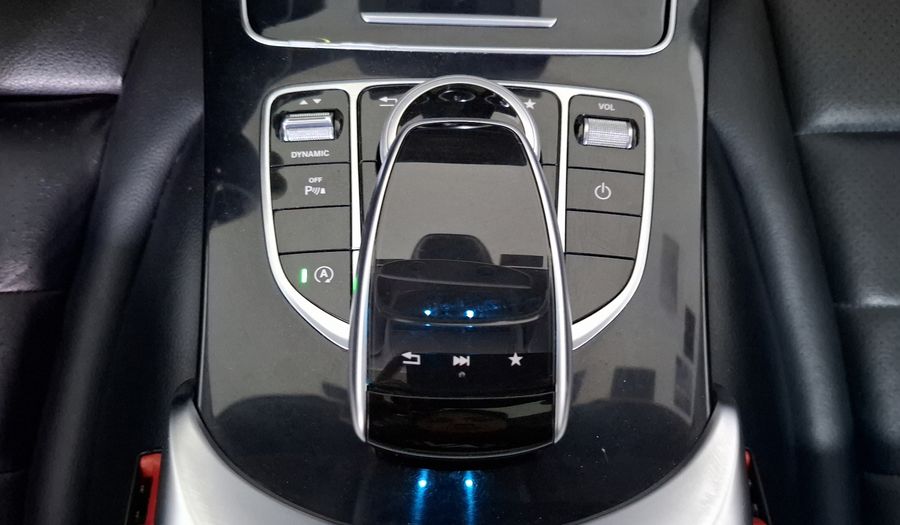 Mercedes Benz Clase C 2.0 200 CGI SPORT AT Sedan 2017