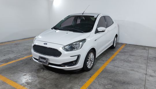 2020 • 60,396 km • Automático