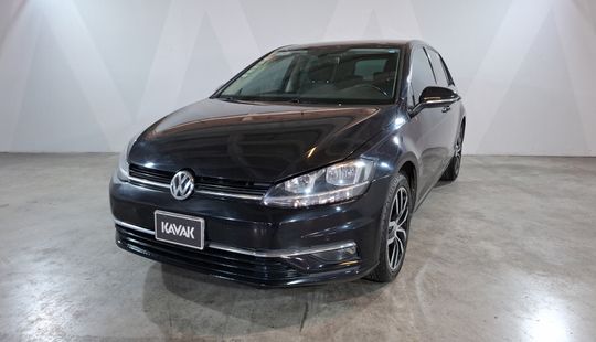 Volkswagen • Golf