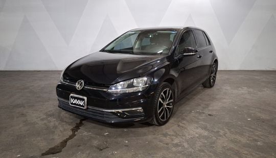 Volkswagen • Golf