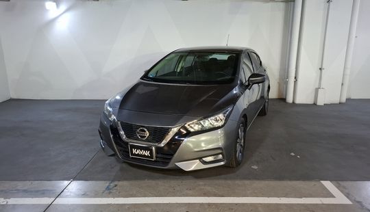 Nissan • Versa