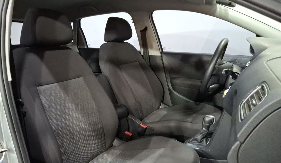 Volkswagen Polo 1.6 COMFORTLINE PLUS AUTO Hatchback 2021
