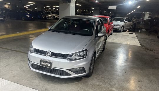 Volkswagen • Polo
