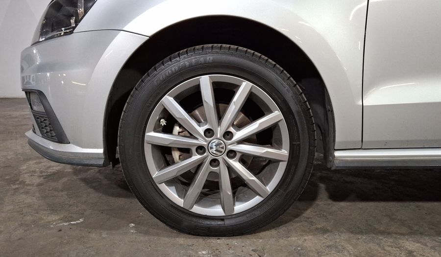 Volkswagen Polo 1.6 COMFORTLINE PLUS AUTO Hatchback 2021