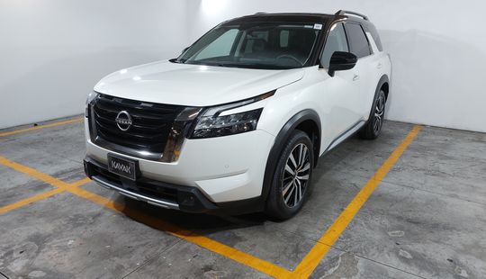 2023 • 27,472 km • Automático