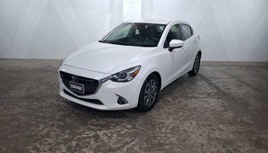 Mazda • Mazda 2
