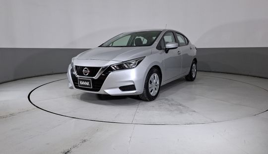 Nissan • Versa