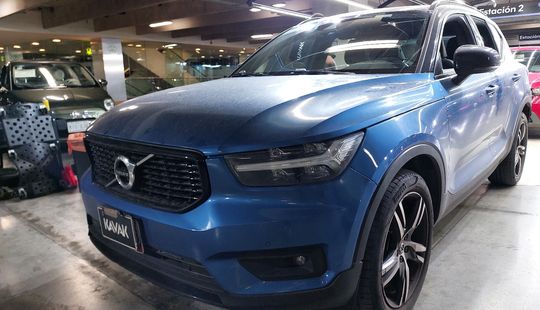 Volvo • XC40