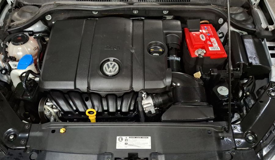 Volkswagen Jetta 2.5 COMFORTLINE TIP. BOLSAS AIRE DEL. Sedan 2018