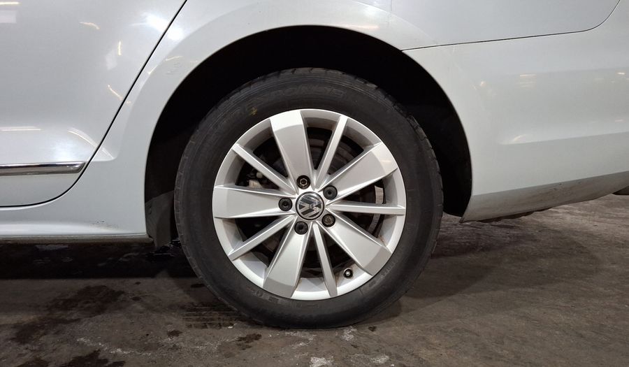 Volkswagen Jetta 2.5 COMFORTLINE TIP. BOLSAS AIRE DEL. Sedan 2018