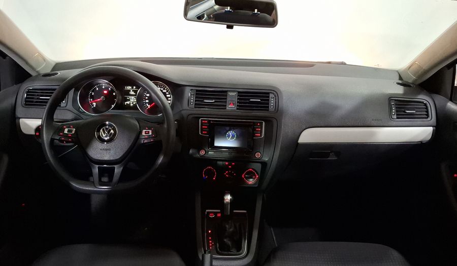 Volkswagen Jetta 2.5 COMFORTLINE TIP. BOLSAS AIRE DEL. Sedan 2018
