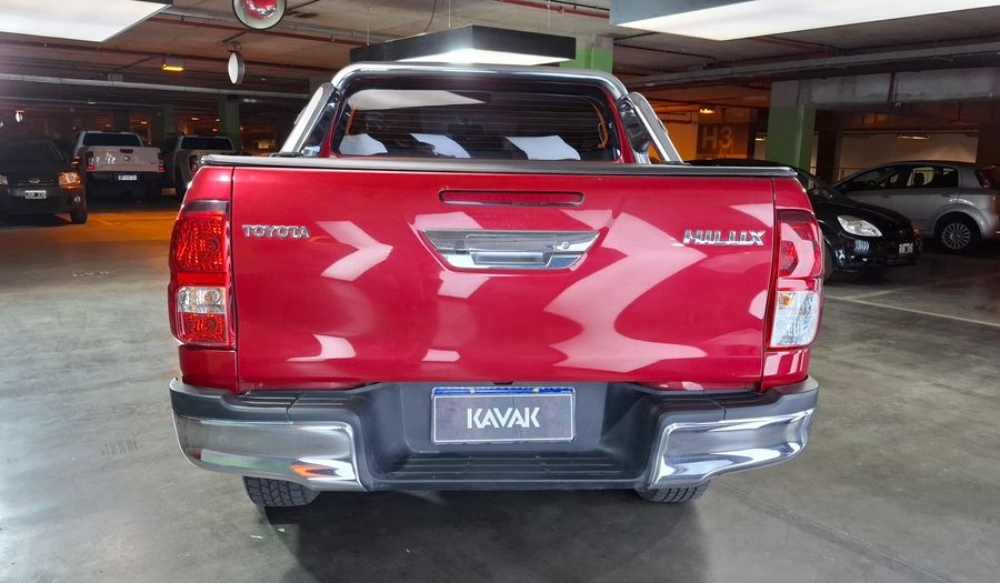 Toyota Hilux 2.4 TDI SR C/D Pickup 2023