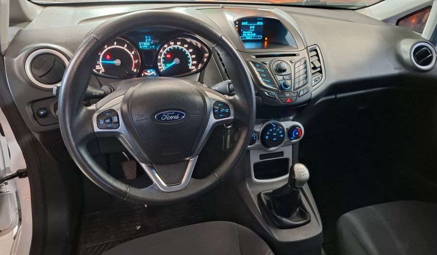 Ford Fiesta Kinetic Design 1.6 SE Hatchback 2015