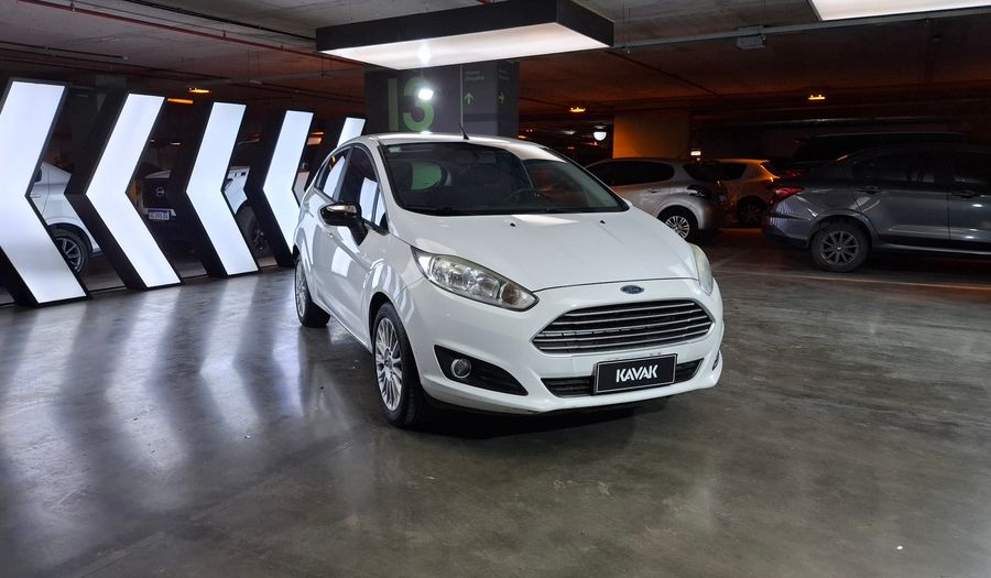 Ford Fiesta Kinetic Design 1.6 SE Hatchback 2015