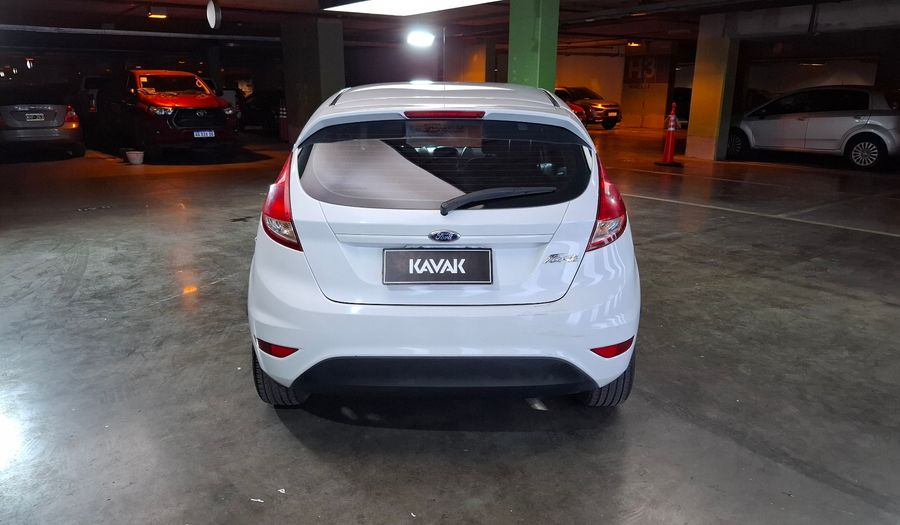 Ford Fiesta Kinetic Design 1.6 SE Hatchback 2015