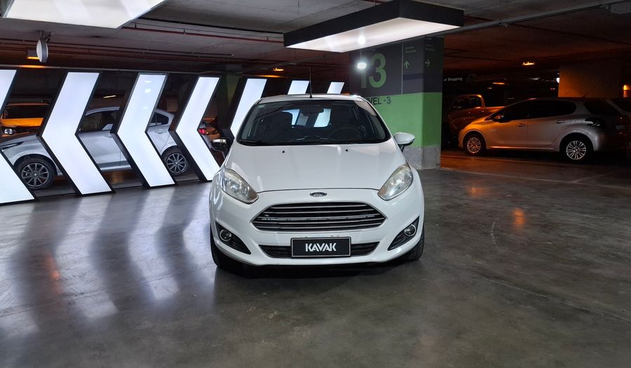 Ford Fiesta Kinetic Design 1.6 SE Hatchback 2015