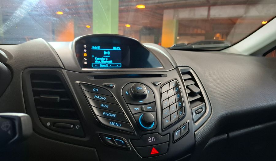 Ford Fiesta Kinetic Design 1.6 SE Hatchback 2015