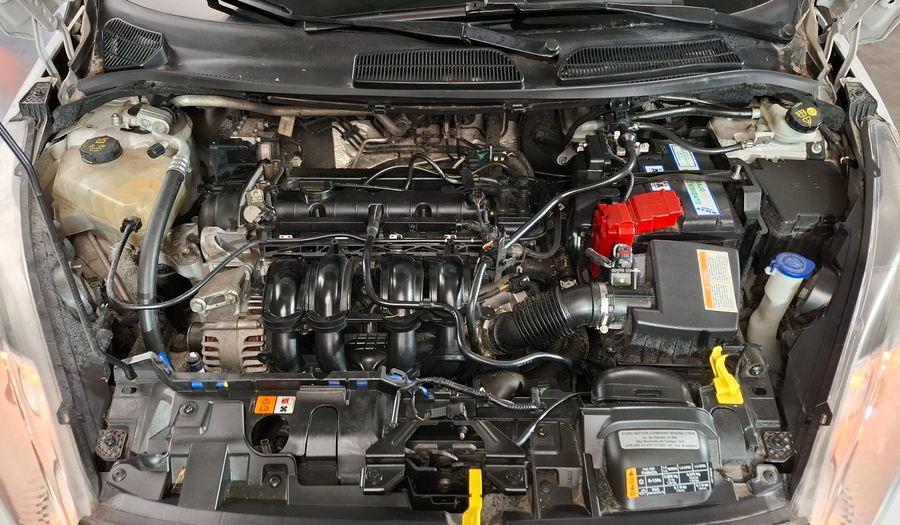 Ford Fiesta Kinetic Design 1.6 SE Hatchback 2015