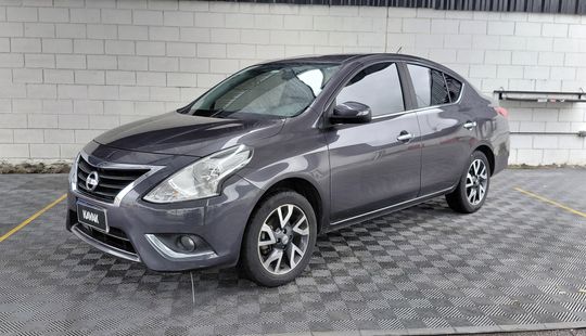 Nissan • Versa