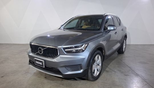 Volvo • XC40