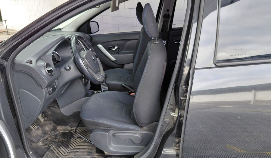 Renault Sandero 1.6 PRIVILEGE PH2 Hatchback 2016