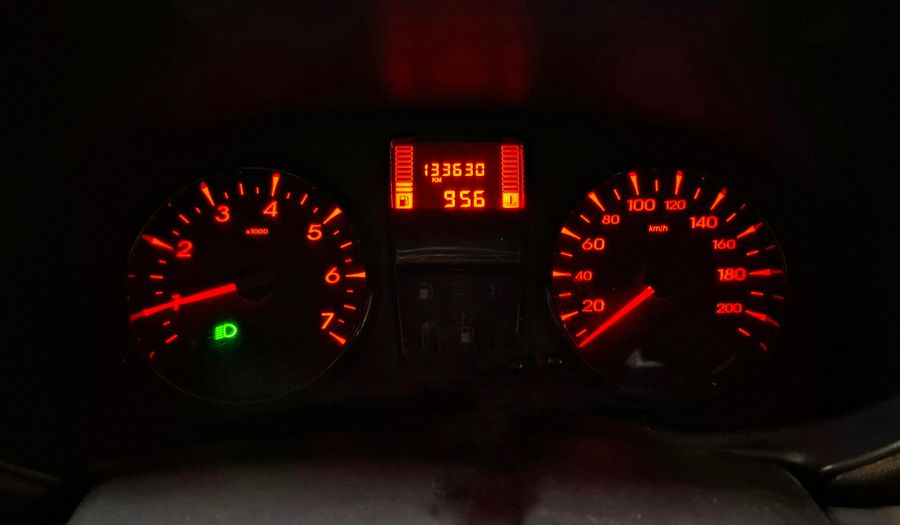 Renault Clio 1.1 AUTHENTIQUE Hatchback 2012