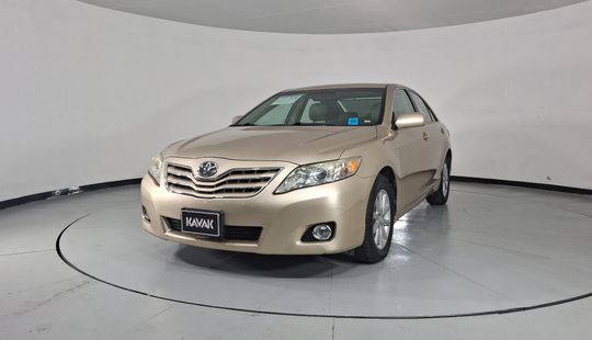 Toyota • Camry