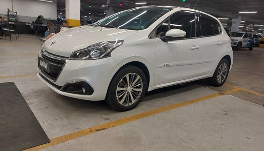 Peugeot • 208