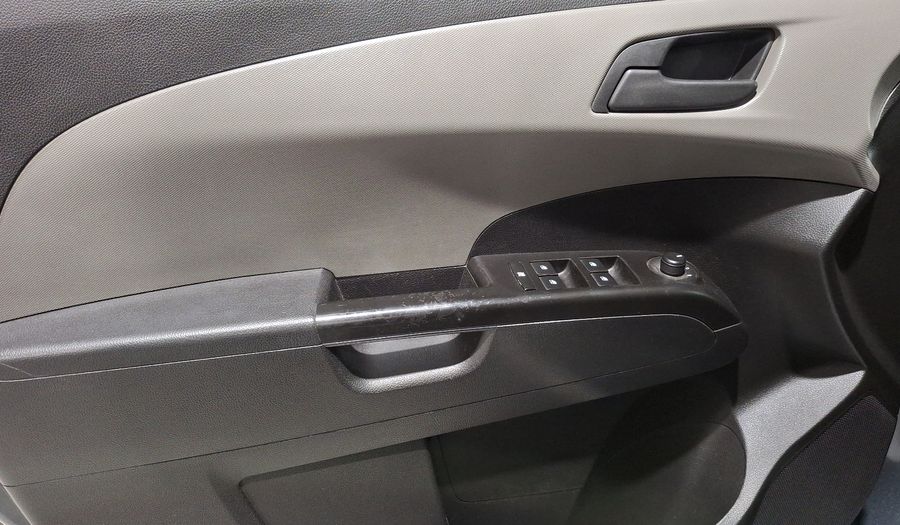 Chevrolet Sonic 1.6 MT D LT Sedan 2013