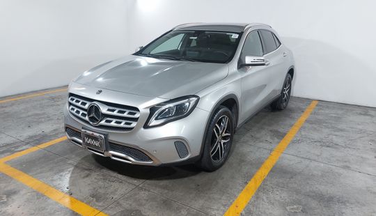 2018 • 79,101 km • Automático