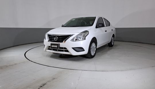 Nissan • Versa