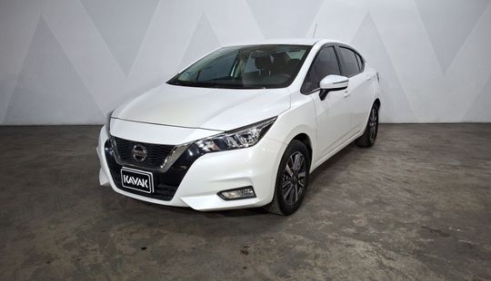 Nissan • Versa