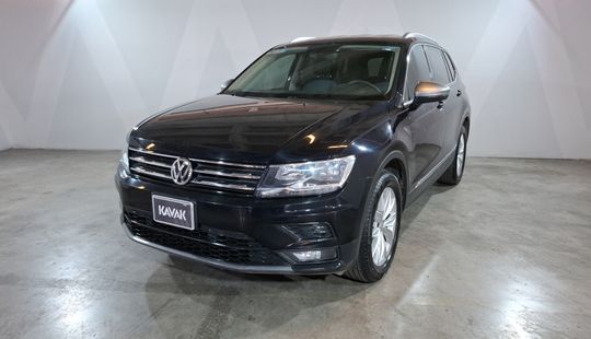 Volkswagen • Tiguan